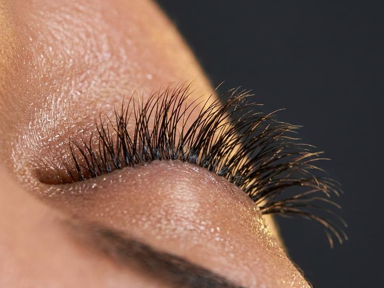 Extensiones de pestañas volumen